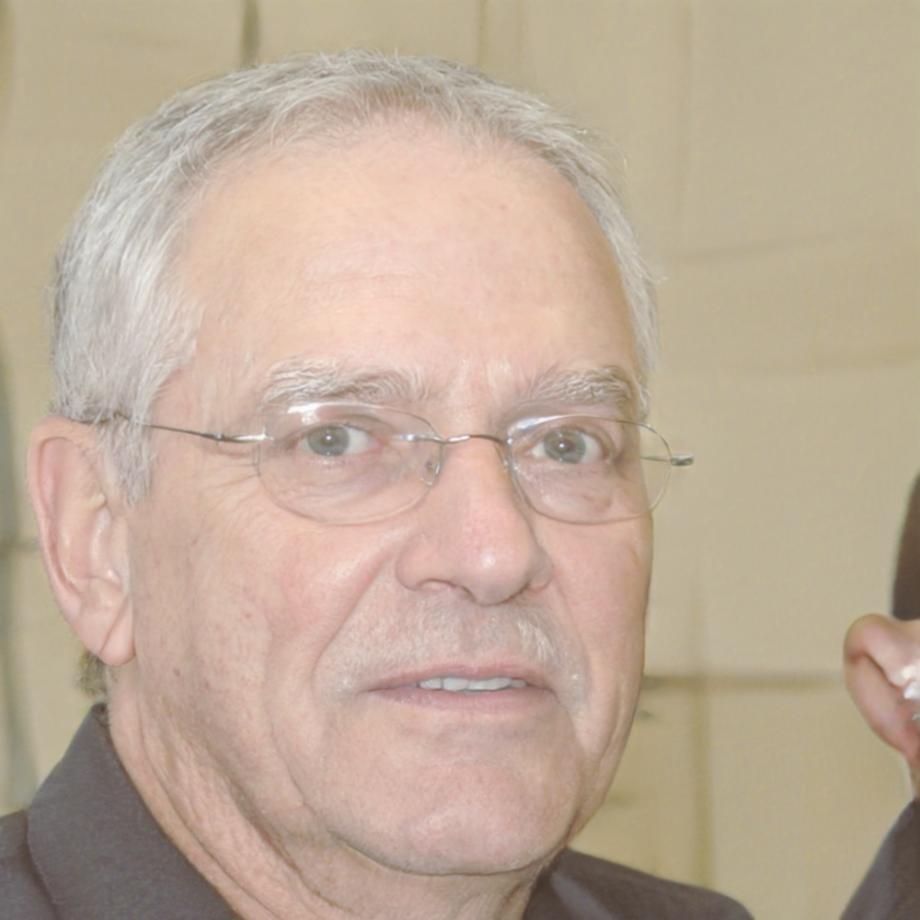 Carlos Mendoza, Director de Educación Financiera